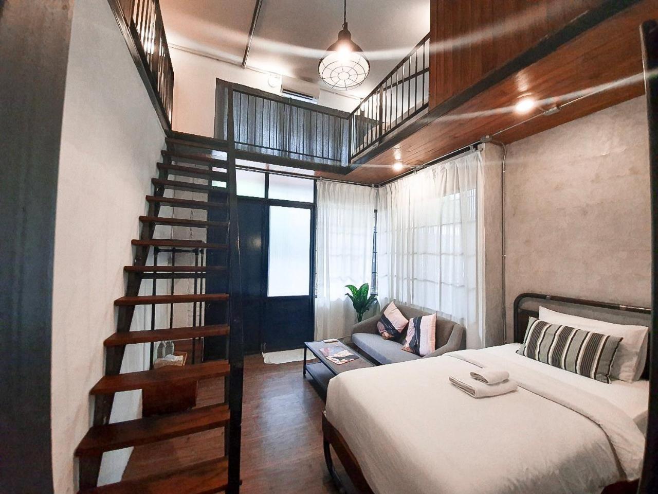 Oxotel Hotel Chiang Mai Esterno foto